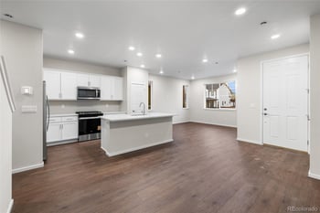 6330 Malaya St, Aurora, CO 80019