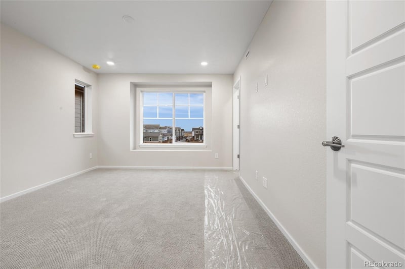 6330 Malaya St, Aurora, CO 80019