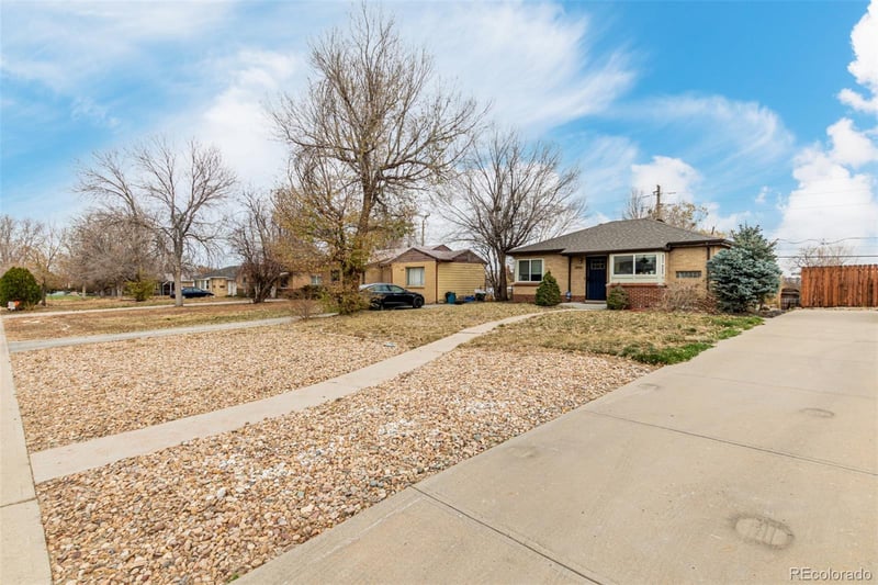 3650 Oneida St, Denver, CO 80207