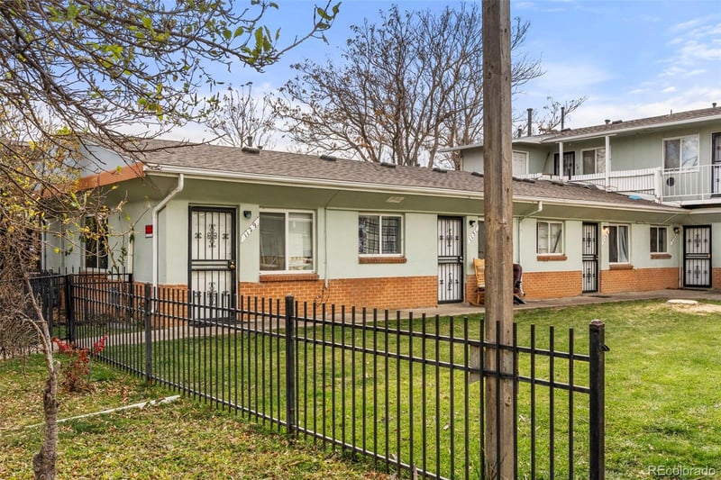 1129 Akron St, Aurora, CO 80010