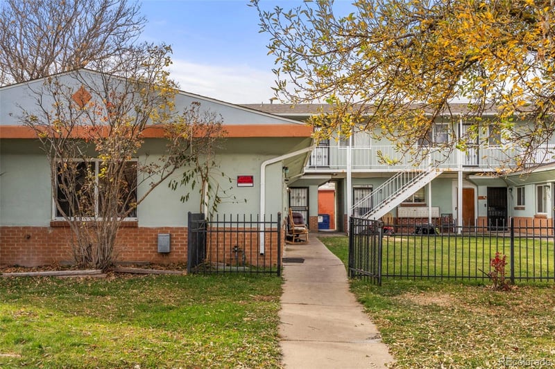 1129 Akron St, Aurora, CO 80010