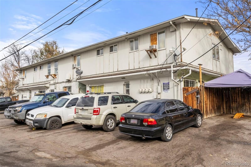 1129 Akron St, Aurora, CO 80010