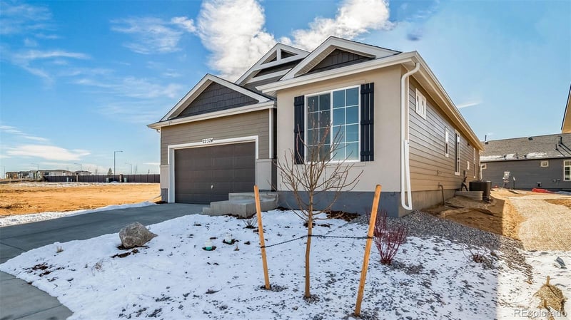 22324 49th Pl, Aurora, CO 80019