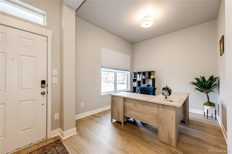 21584 E 59th Dr, Aurora, CO 80019