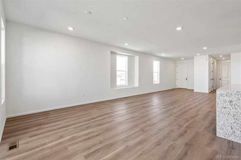 9383 Biscay St, Commerce City, CO 80022