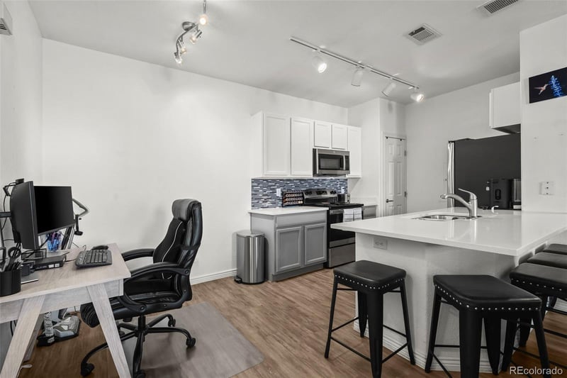 19303 College Dr #207, Aurora, CO 80013