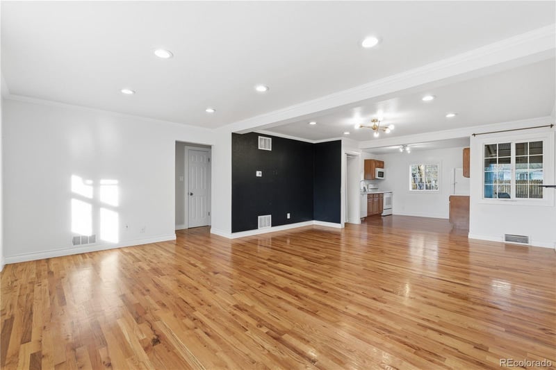 860 Lansing St, Aurora, CO 80010