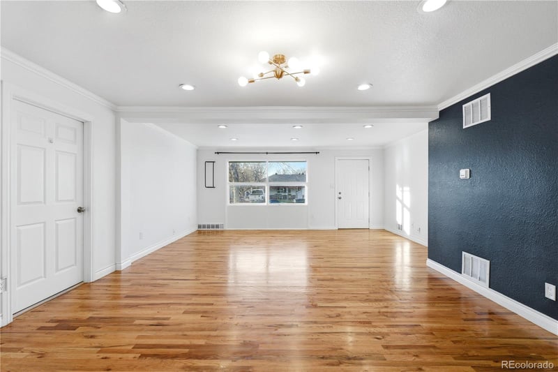 860 Lansing St, Aurora, CO 80010