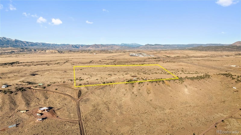 725 Van Egmond Dr, Penrose, CO 81240