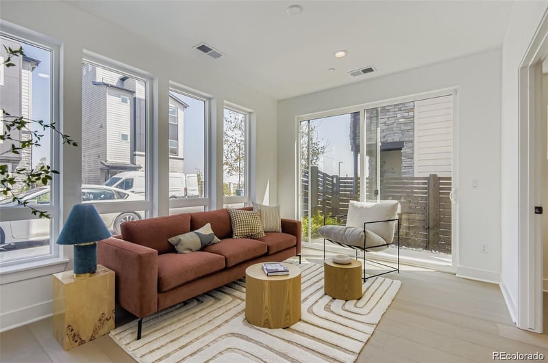 11008 Hinsdale Cir, Englewood, CO 80112