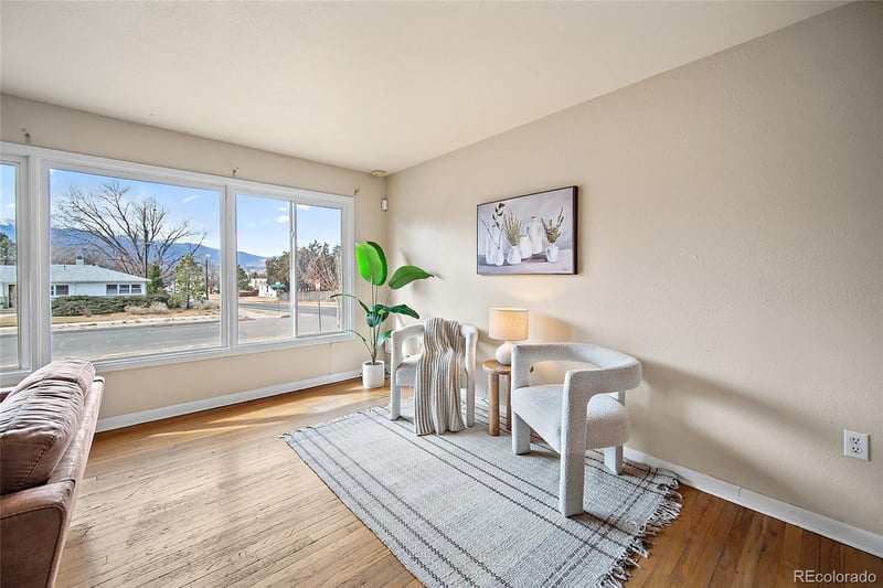 1133 Farragut Ave, Colorado Springs, CO 80909