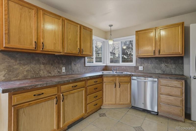 1133 Farragut Ave, Colorado Springs, CO 80909