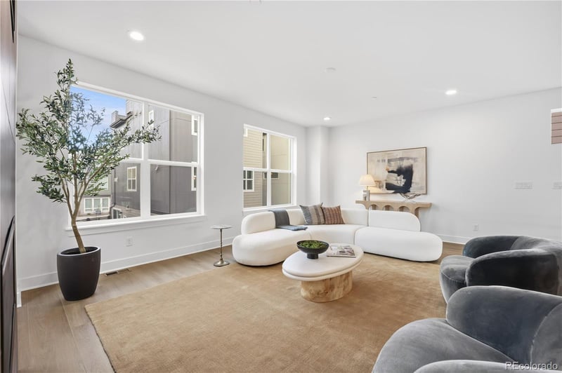 10916 Hinsdale Cir, Englewood, CO 80112