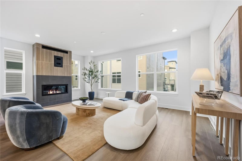 10916 Hinsdale Cir, Englewood, CO 80112