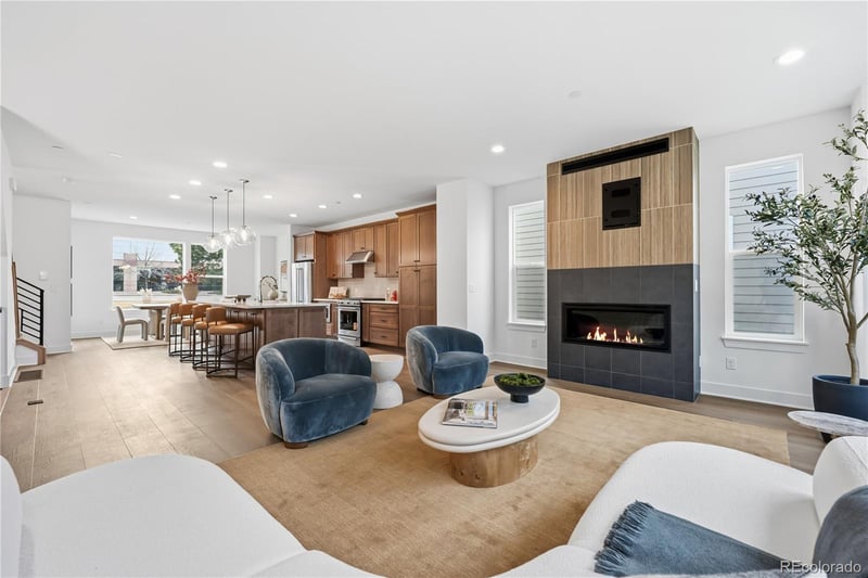 10916 Hinsdale Cir, Englewood, CO 80112