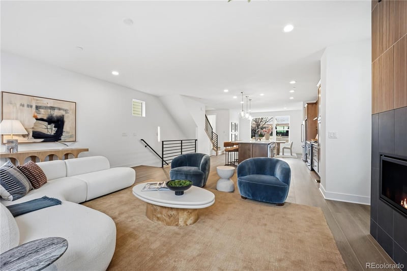 10916 Hinsdale Cir, Englewood, CO 80112