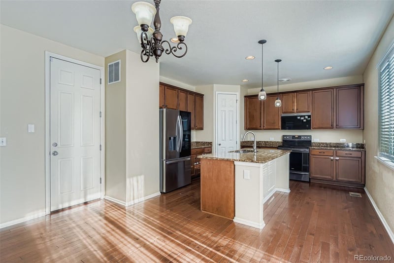 25562 E 5th Pl, Aurora, CO 80018