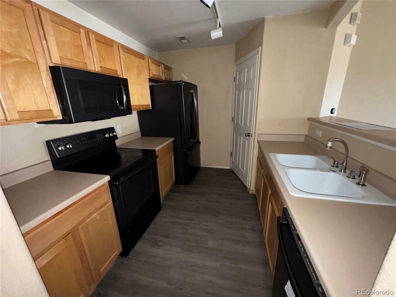 5255 Memphis St #121, Denver, CO 80239