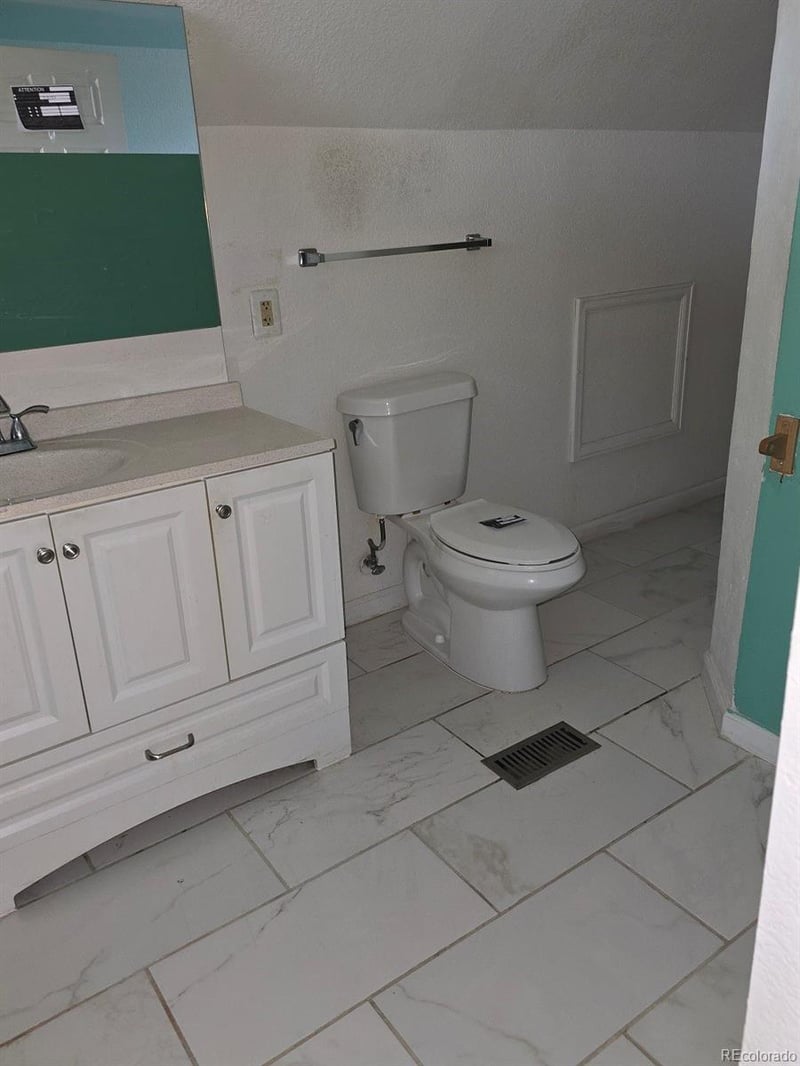 15101 18th Pl, Aurora, CO 80011