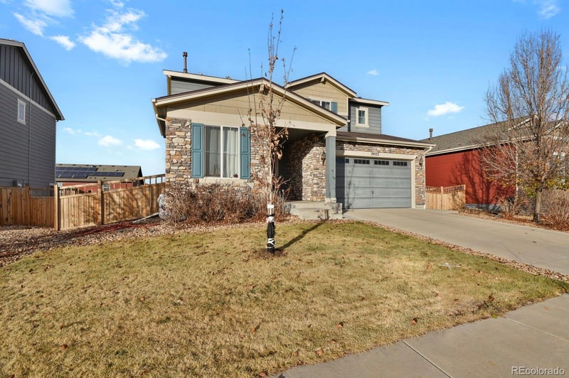 19553 60th Pl, Aurora, CO 80019