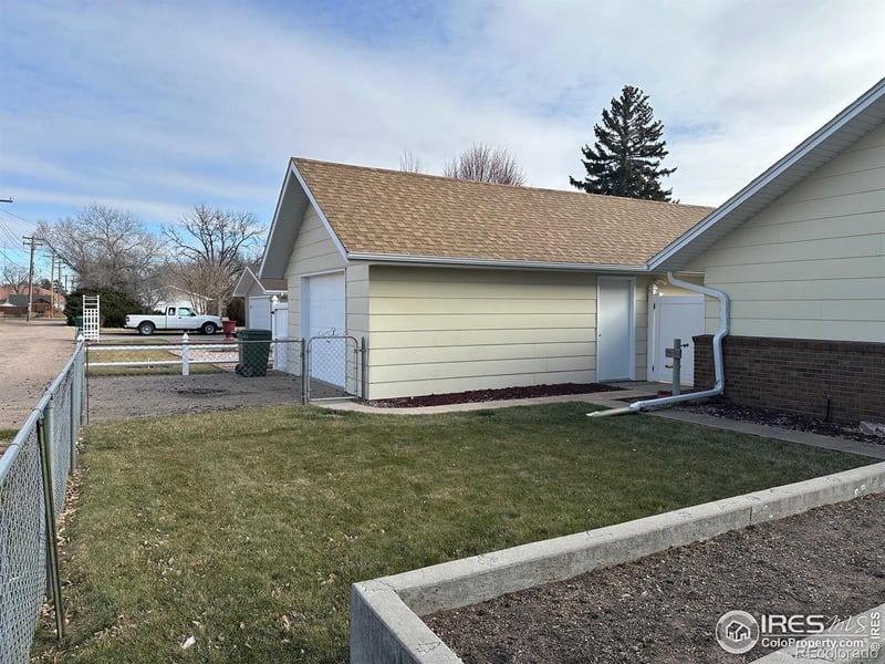 420 6th St, Julesburg, CO 80737