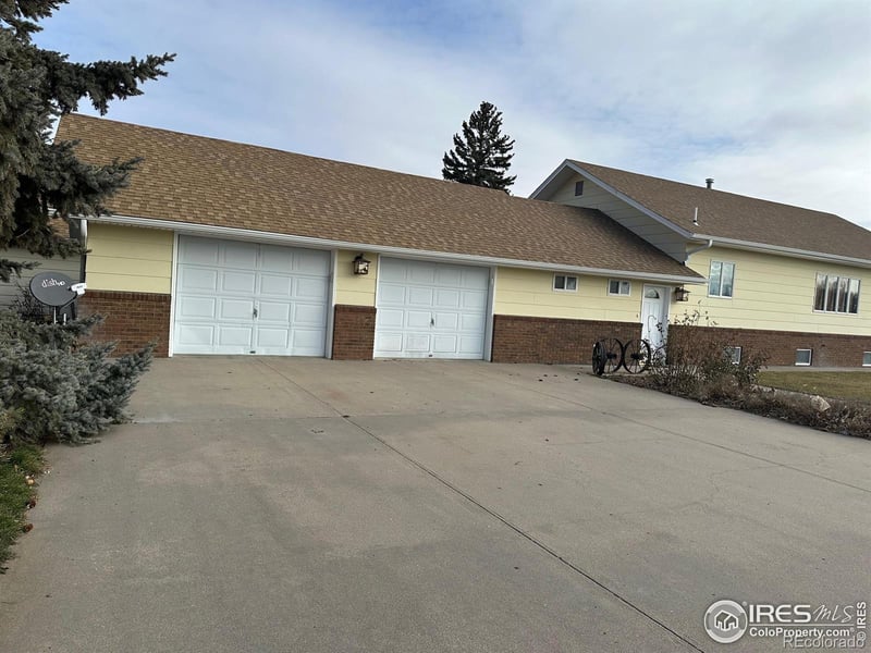 420 W 6th St, Julesburg, CO 80737