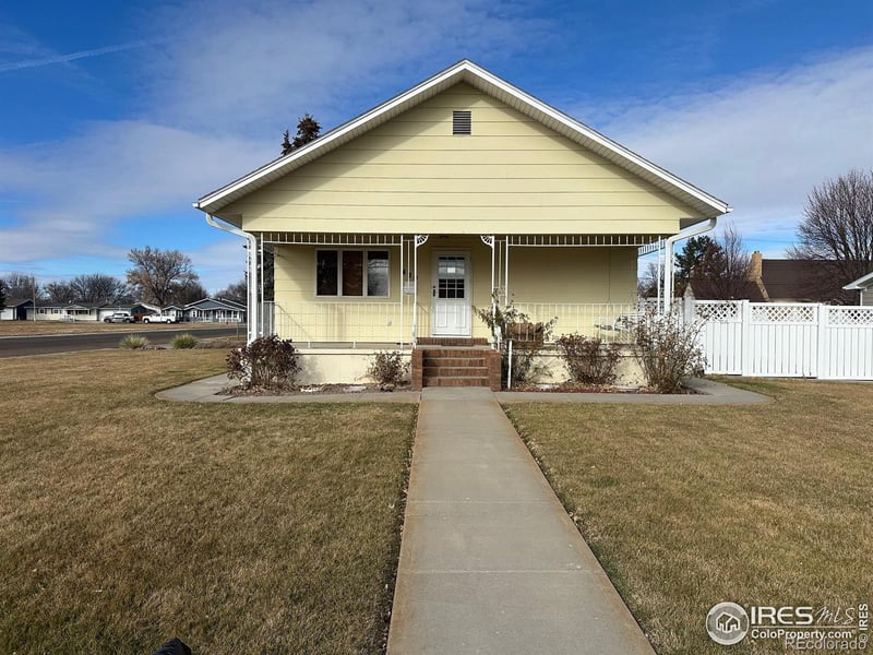 420 W 6th St, Julesburg, CO 80737