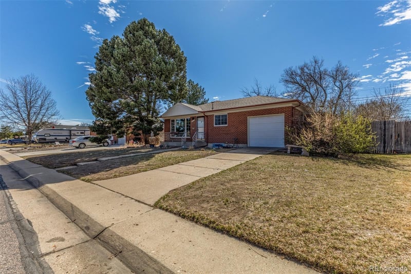 1860 112th Pl, Northglenn, CO 80233