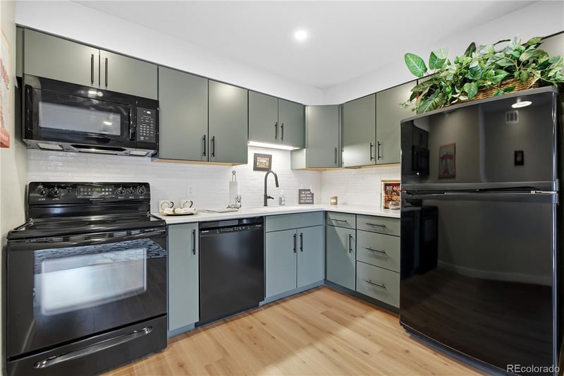 2575 Syracuse Way #D-205, Denver, CO 80231