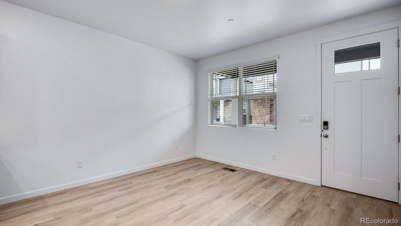 18792 99th Ave, Commerce, CO 80022