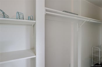 16923 Whitaker Dr #B, Aurora, CO 80015