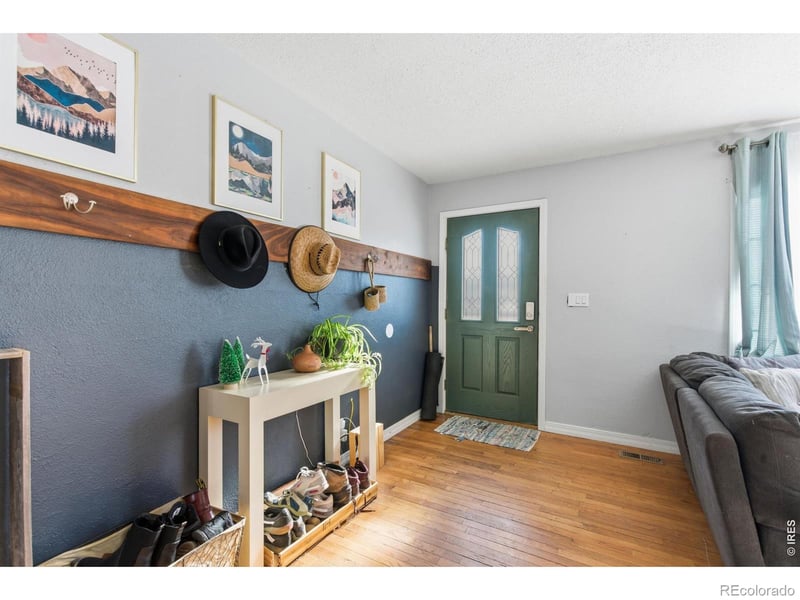 2431 Mountain View Dr, Loveland, CO 80538