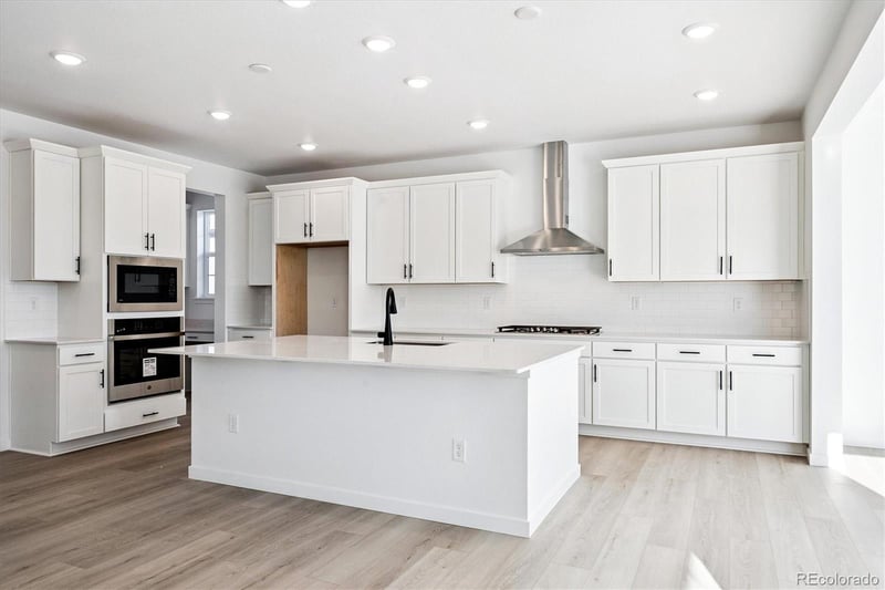 2132 Irvington St, Aurora, CO 80018