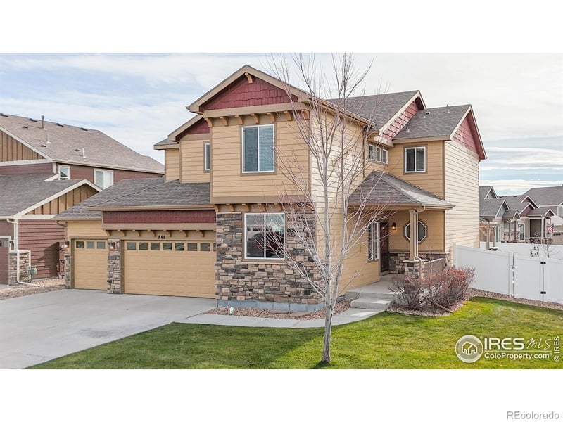 848 Shirttail Peak Dr, Windsor, CO 80550
