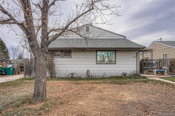 880 Kenton St, Aurora, CO 80010