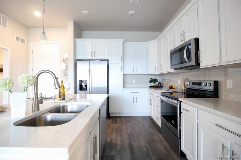 420 E Fremont Pl #408, Littleton, CO 80122