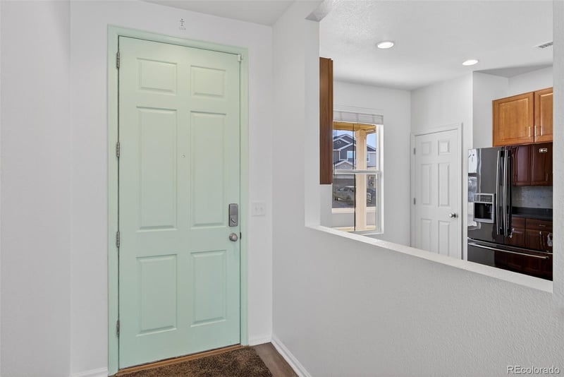 225 Lonewolf Dr, Lochbuie, CO 80603