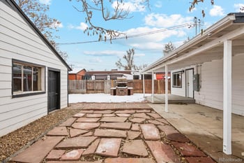 1680 Newark St, Aurora, CO 80010