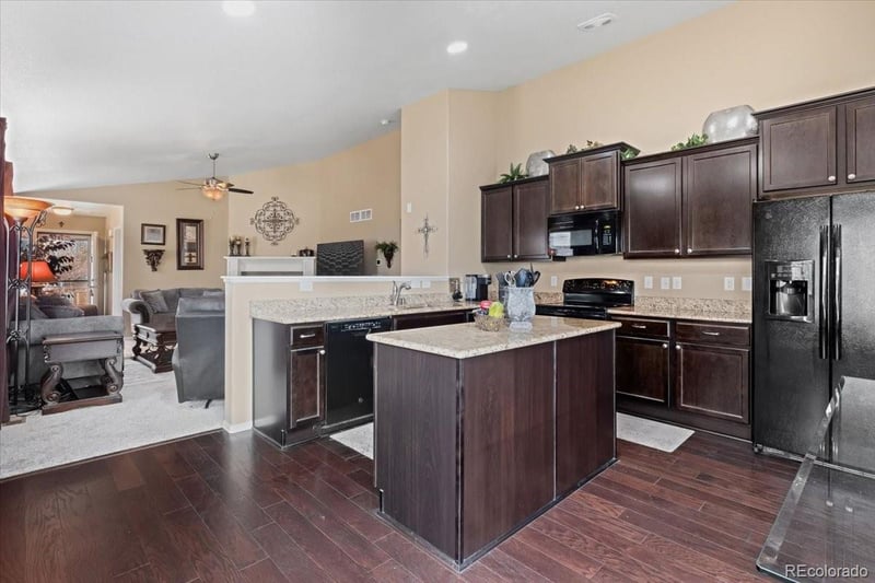 6267 Dunkirk Ct, Aurora, CO 80019