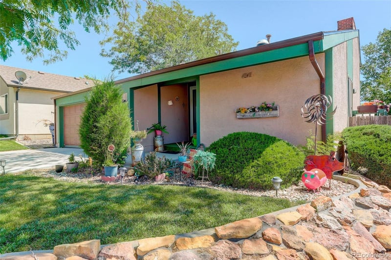 27 Terrace Dr, Pueblo, CO 81001