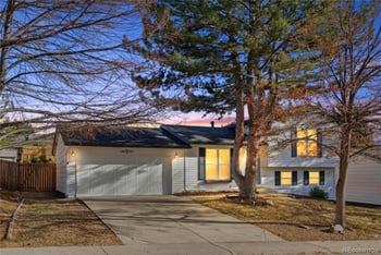 18932 Kansas Dr, Aurora, CO 80017