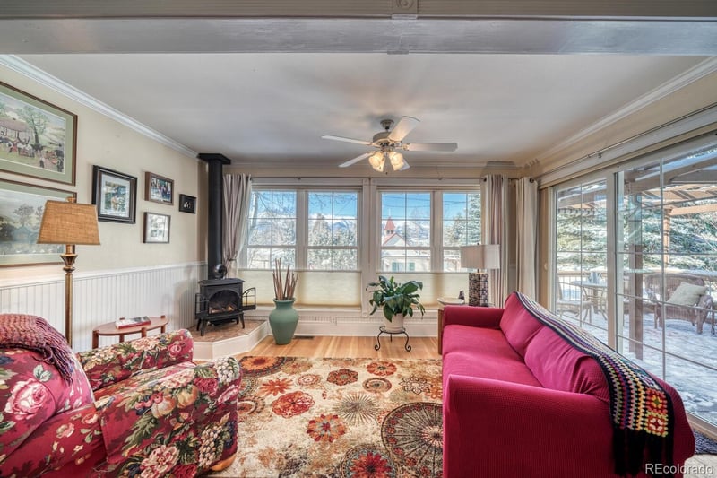 202 S 4th St, Westcliffe, CO 81252