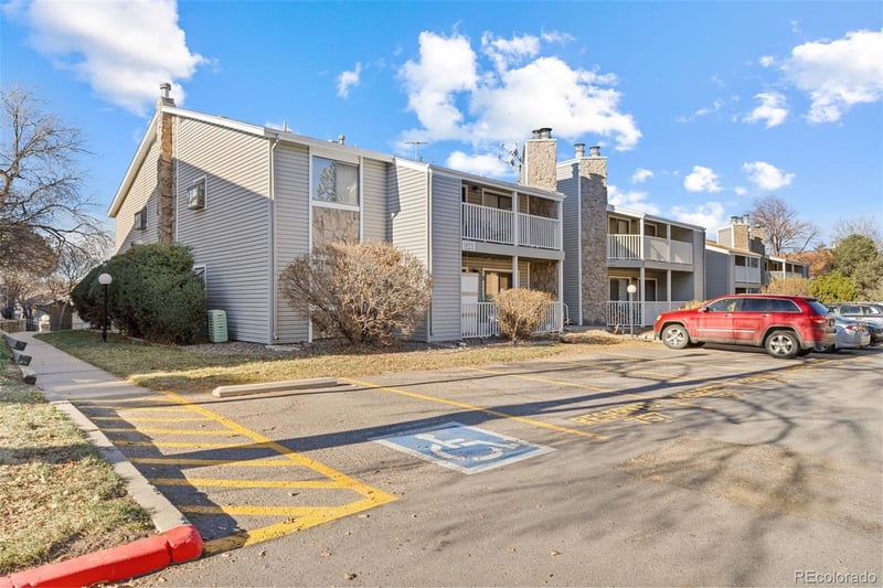 921 Walden St #108, Aurora, CO 80017