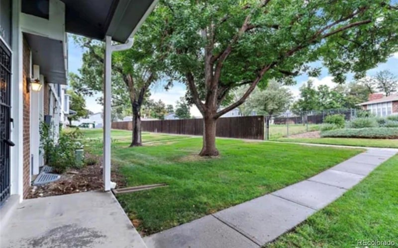 11906 Canal Dr, Aurora, CO 80011
