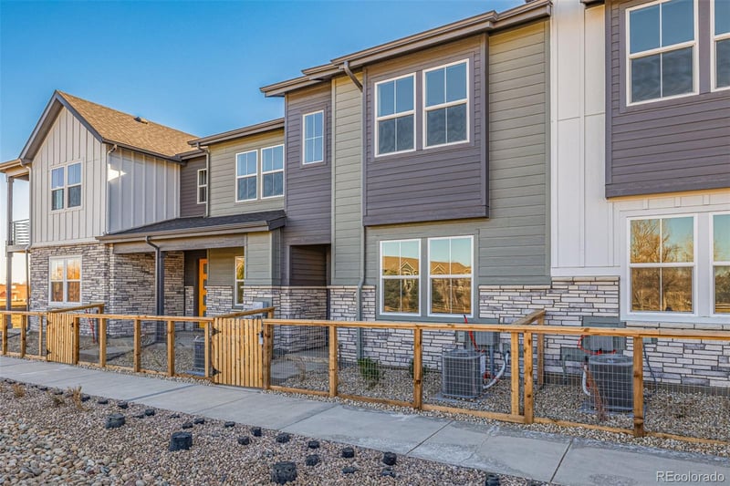 2899 103rd Dr, Thornton, CO 80229