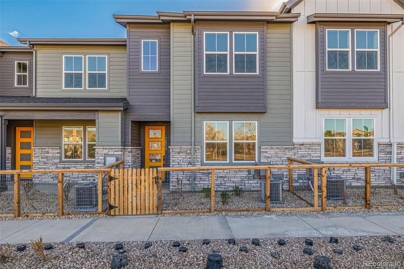 2899 103rd Dr, Thornton, CO 80229