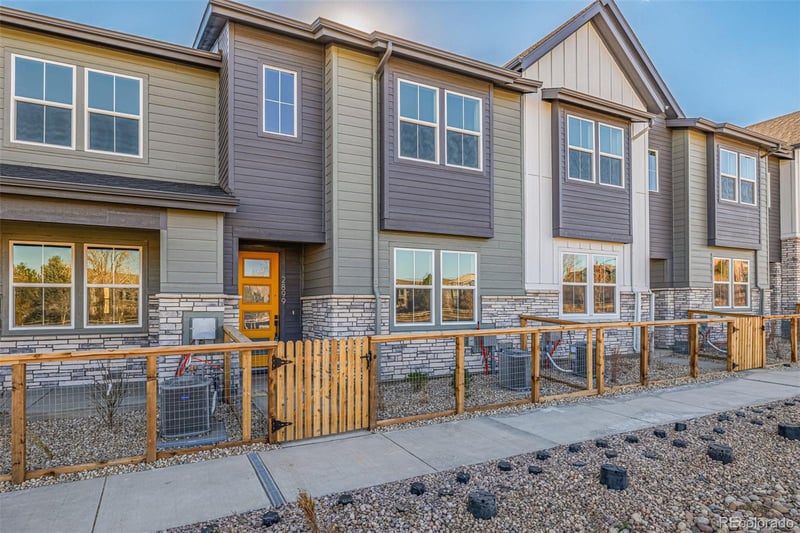 2899 103rd Dr, Thornton, CO 80229