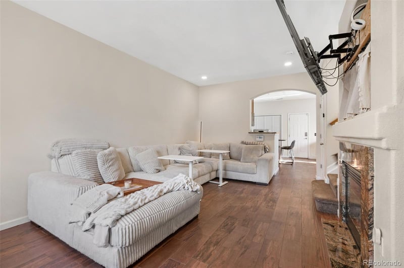 12768 Ivanhoe St, Thornton, CO 80602