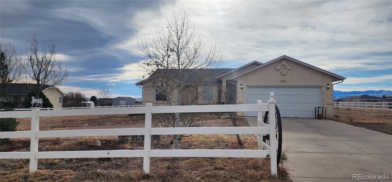 1160 W Mcculloch Dr, Pueblo West, CO 81007