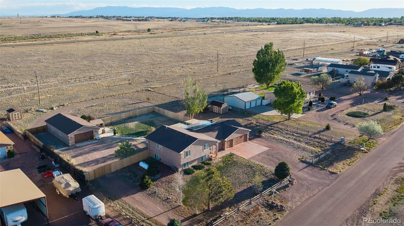 758 Woodleaf Dr, Pueblo, CO 81007